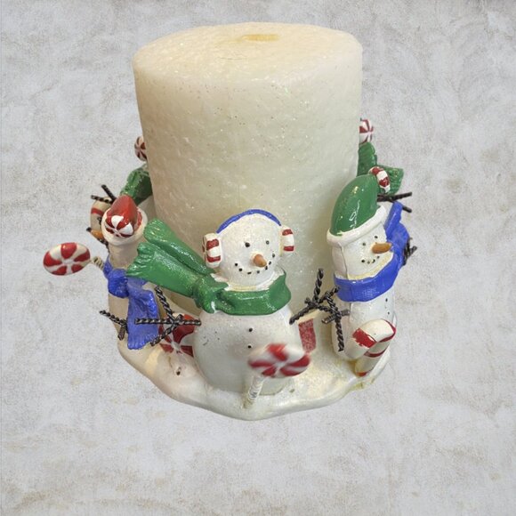 CHRISTMAS CANDLE -- Snowmen and Peppermint Holder, White Sparkly Candle - Picture 4 of 8